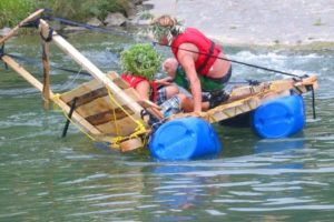 Floßbau und Floßfahrt als Incentive, Betriebsausflug, Firmenausflug Erlebnis- und Wildnispädagogik-Themen Floßbau